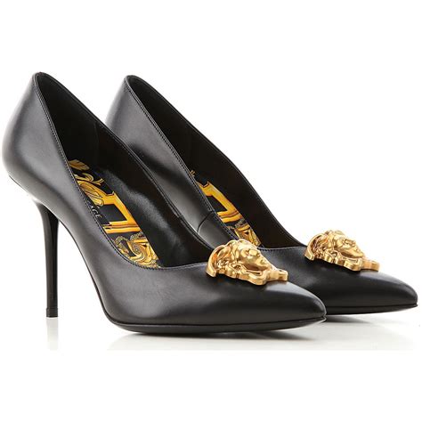 versace pumps schwarz|Versace pumps for women.